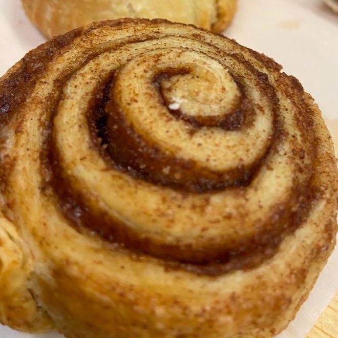 Cinnamon roll – caffè latte